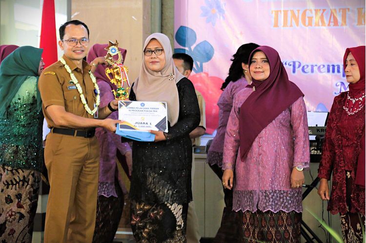 Hari Ibu, 5 Perempuan Inspiratif Kabupaten Tegal Dapat Penghargaan  