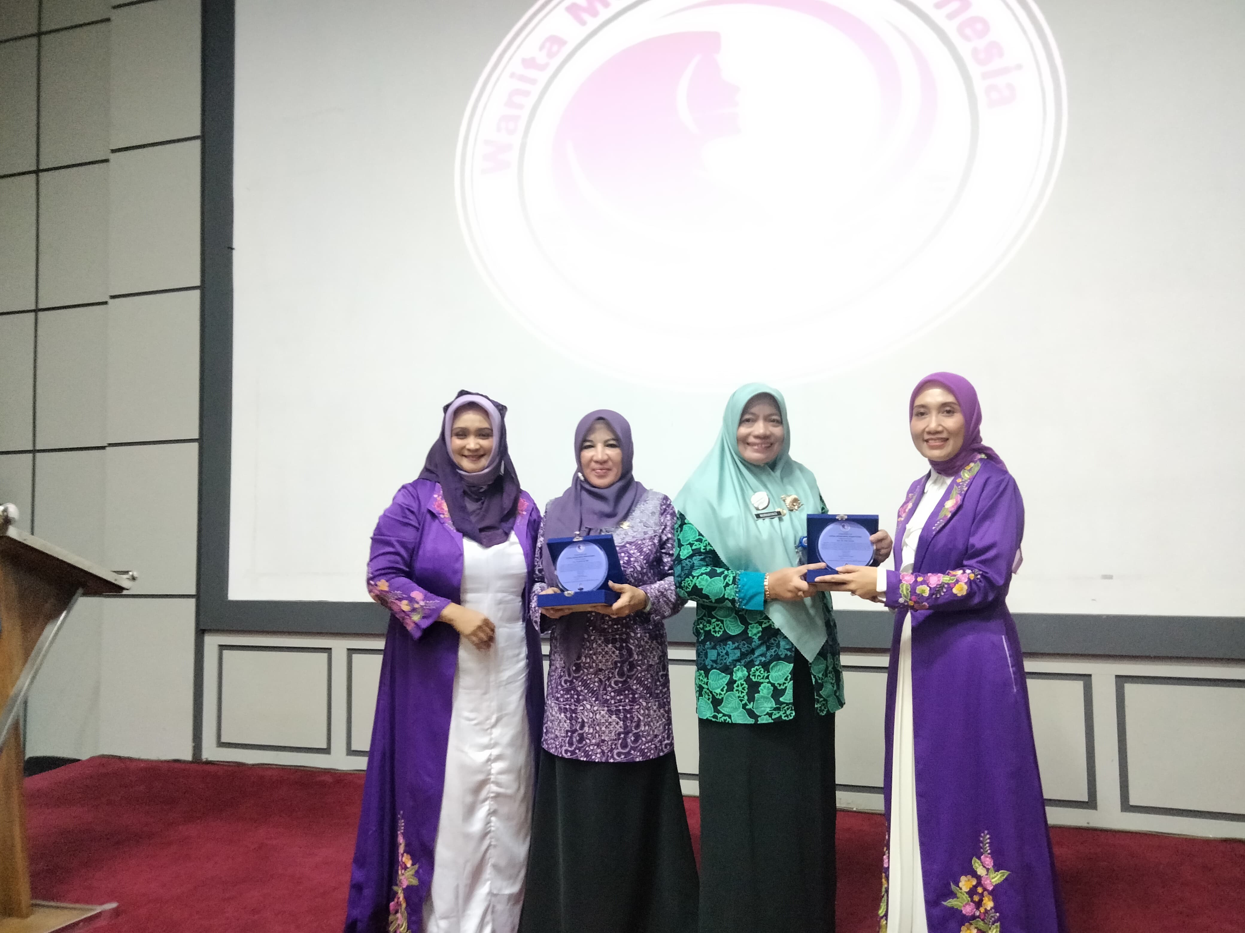 Berprestasi, 2 Tokoh Wanita Muslimah Kabupaten Tegal Raih Penghargaan Citra Istakarya Nusantara  