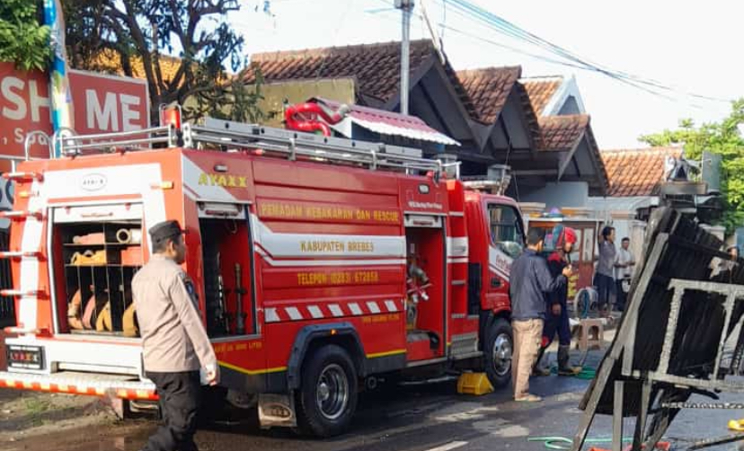 Kios Bensin Eceran di Brebes Terbakar, Diduga Karena Puntung Rokok