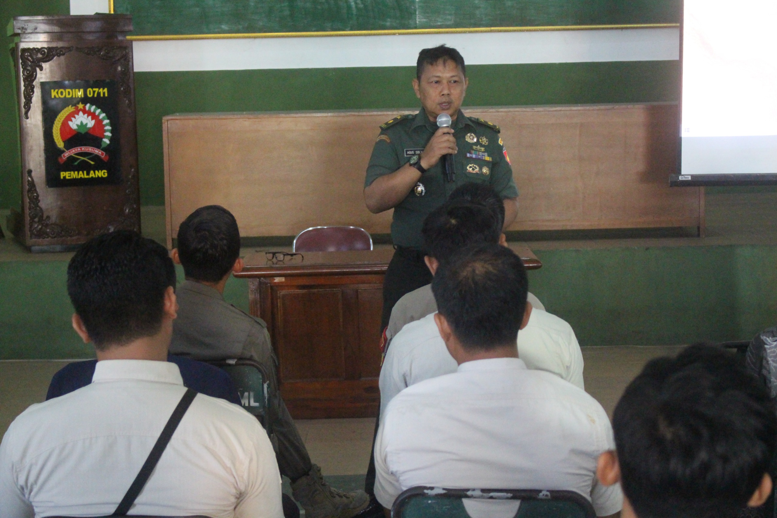 Kasdim 0711 Pemalang Beri Arahan Calon Peserta Seleksi Komcad
