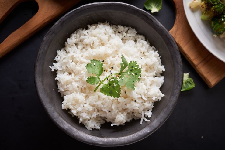 Amankah Menurunkan Berat Badan Tanpa Makan Nasi? Simak agar Tak Salah 