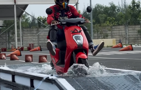 Berapa Lama Waktu Pengisian Daya Baterai Honda EM1 e? Cuma 2 Jam Ngecas Dapat Segini