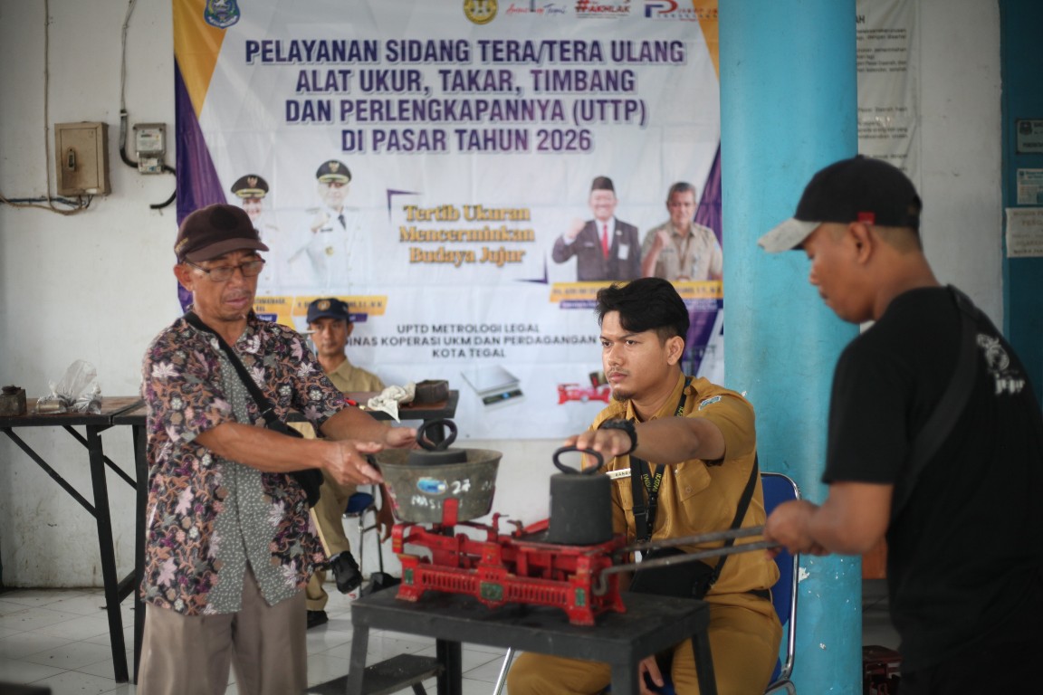 4.830 Alat Timbang Pasar Tradisional Tegal Ditera Ulang