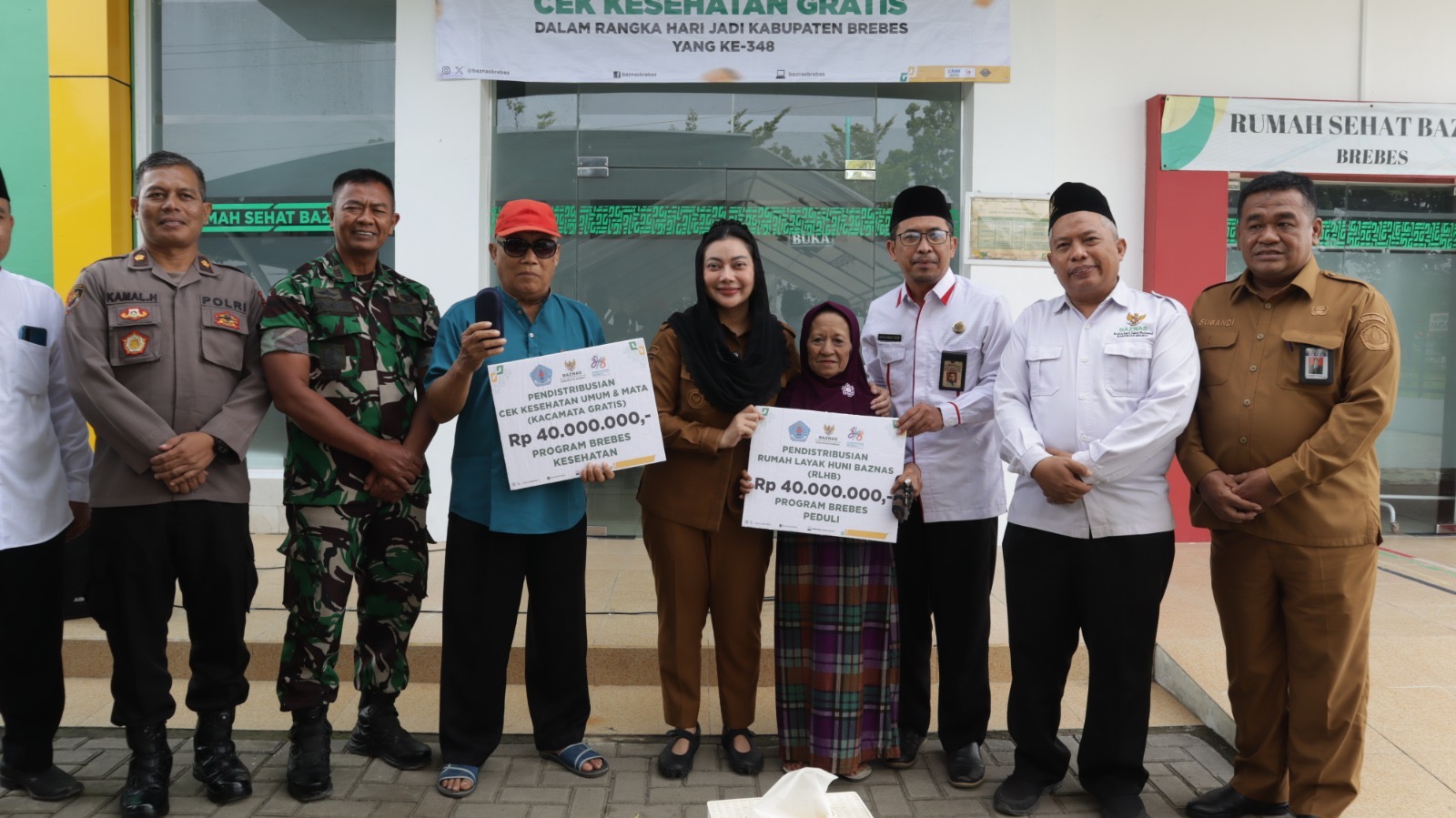 Bupati Beri Cek Kesehatan dan Kacamata Gratis untuk 100 Marbot di Brebes