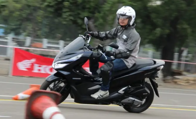 Bikers Wajib Tahu, Ini 8 Penyebab Honda PCX Kurang Bertenaga dan Solusinya