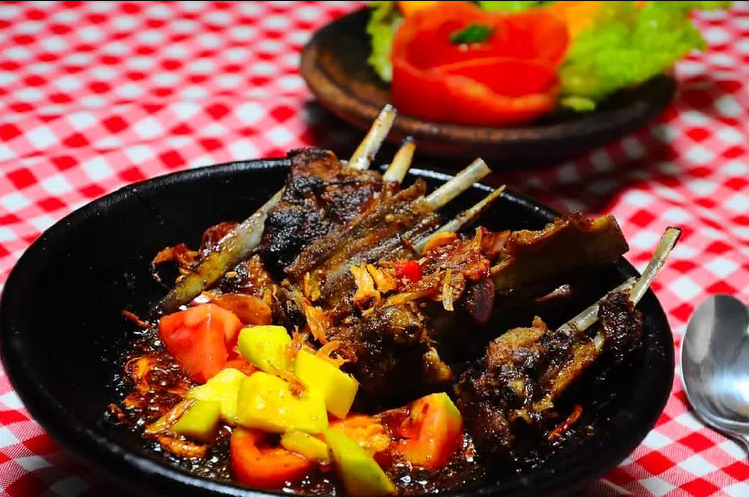 Rekomendasi Kuliner Malam Enak di Bandung yang Menggoda Selera, Harga Gak Mahal!