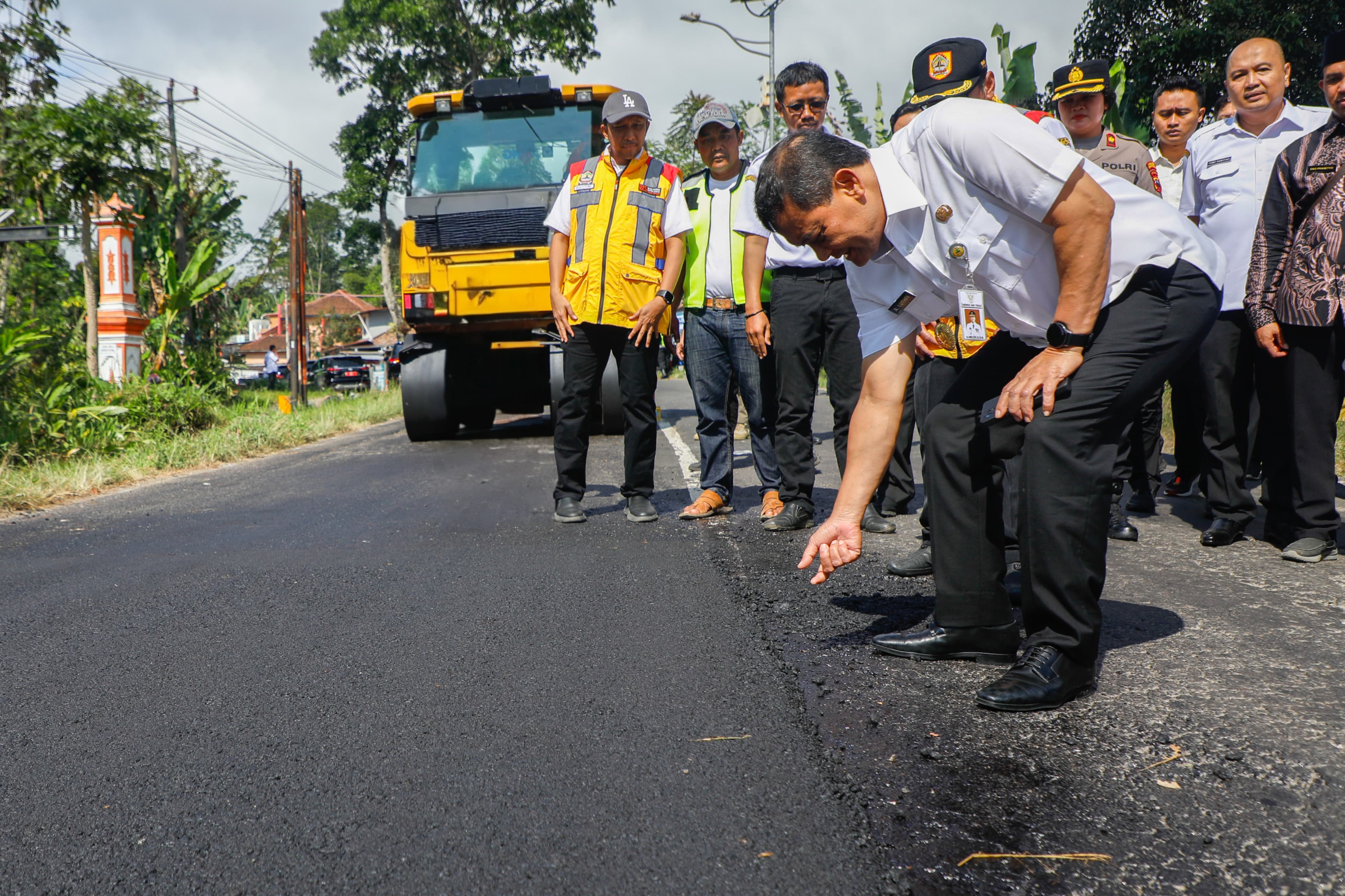 Jalan Parakan-Patean Dikeluhkan Warga, Gubernur Cek Perbaikan: Itu Jalan Provinsi 