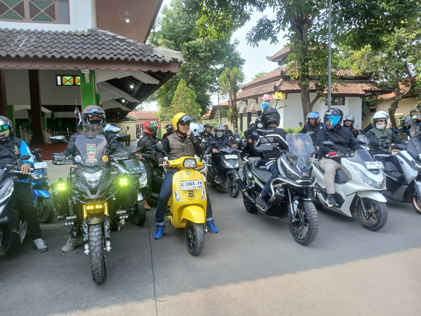 Copot Sekat Protokol, Bupati Tegal dan Wartawan Uji Nyali Motoran ke Purbalingga