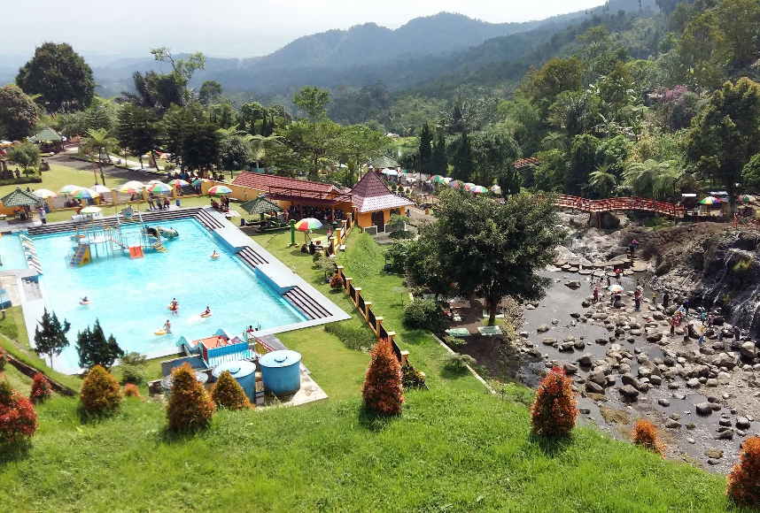 8 Wisata Air Terbaik di Purwokerto: Curug, Telaga, hingga Water Park