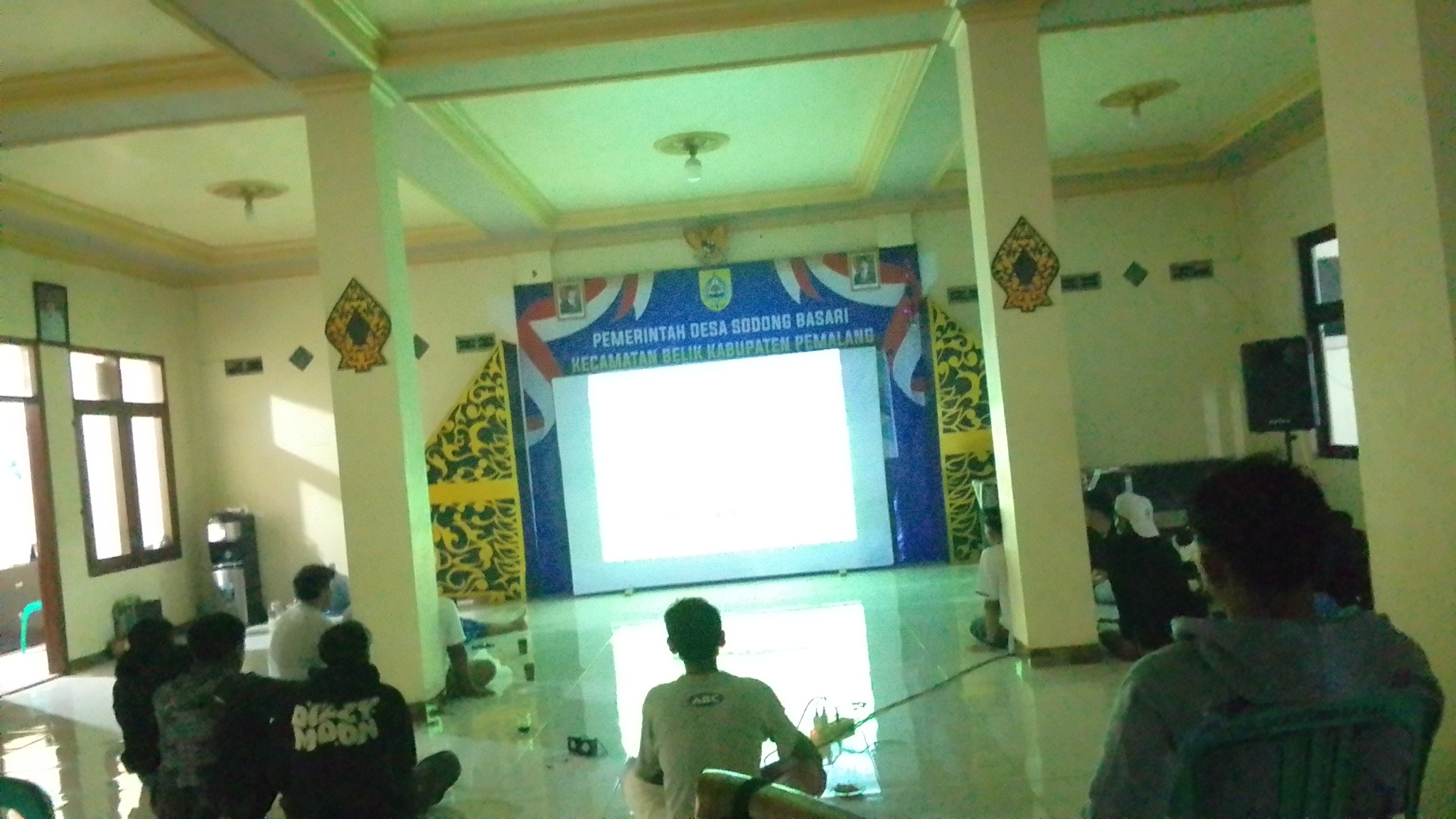 Kemenangan Timnas Indonesia vs China Disambut Antusias Warga, Balai Desa Ikut Bergemuruh  