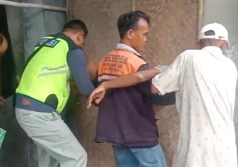 2 Pekerja Bangunan di Brebes Kesetrum Listrik Tegangan Tinggi PLN 