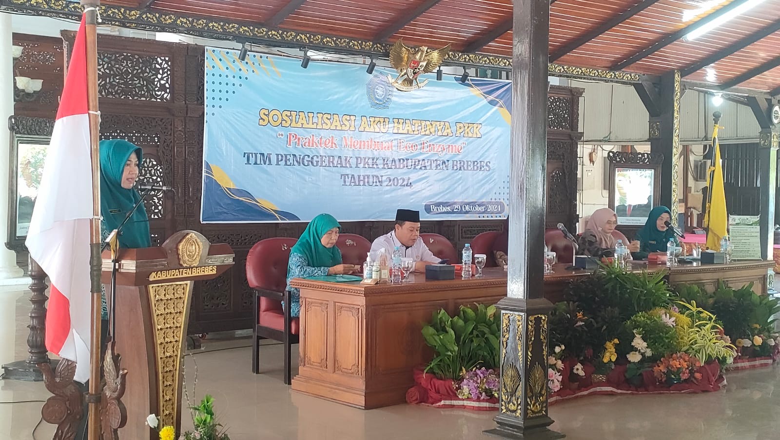 Solusi Sampah Rumah Tangga, Pembuatan Eco Enzyme Dikenalkan di Brebes