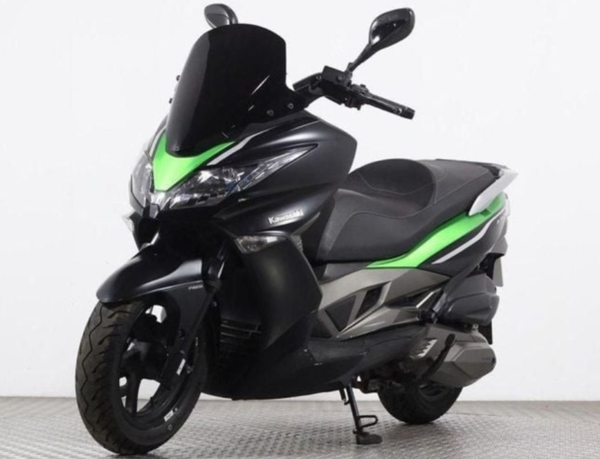 4 Keunggulan Kawasaki Ninja J300 Matic 2024, Punya Tenaga Mesin 299cc Idaman Pecinta Touring