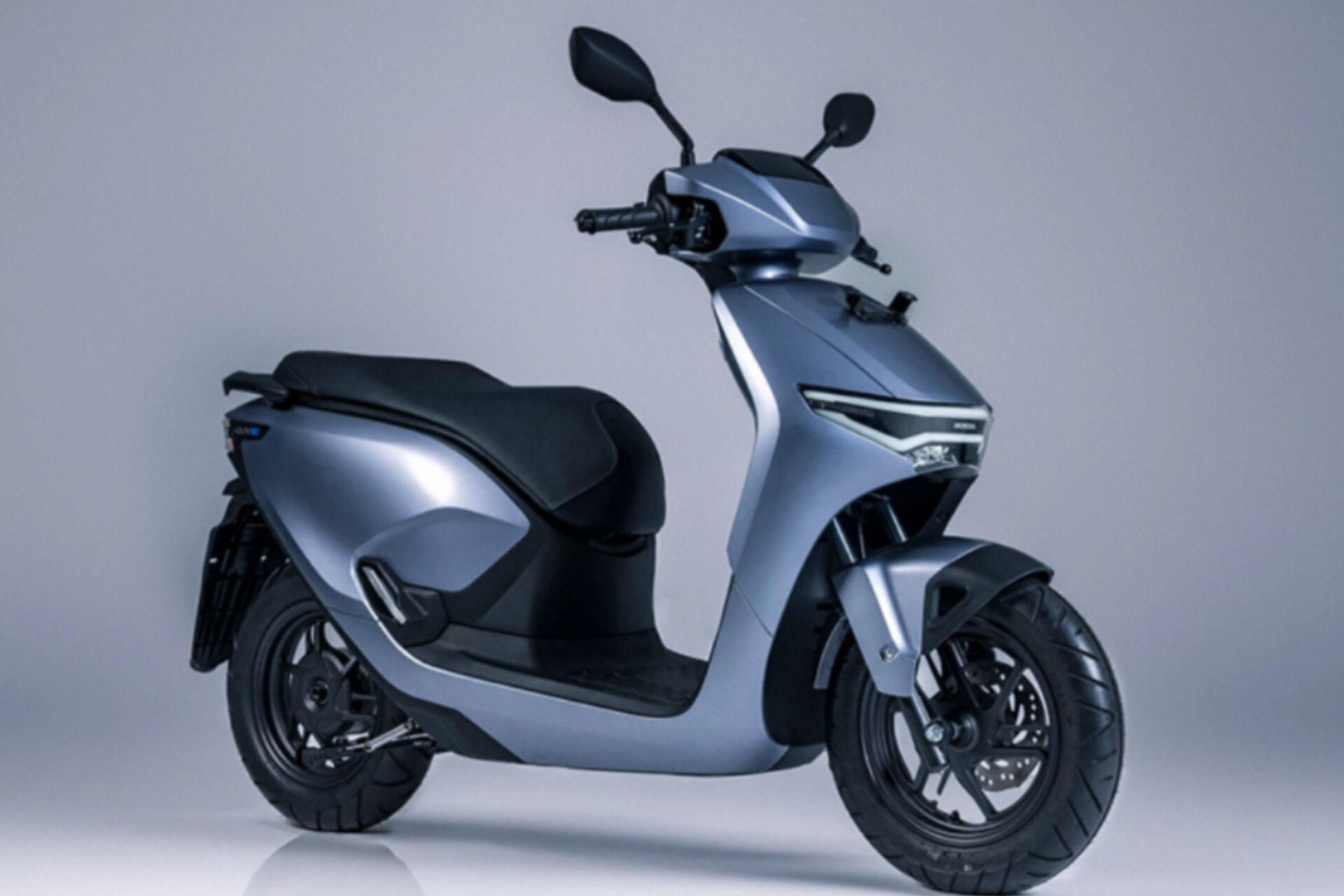 Dari Baterai Bisa Swap hingga Hands-Free Call, Honda CUV e: Punya Fitur Lengkap di Kelasnya