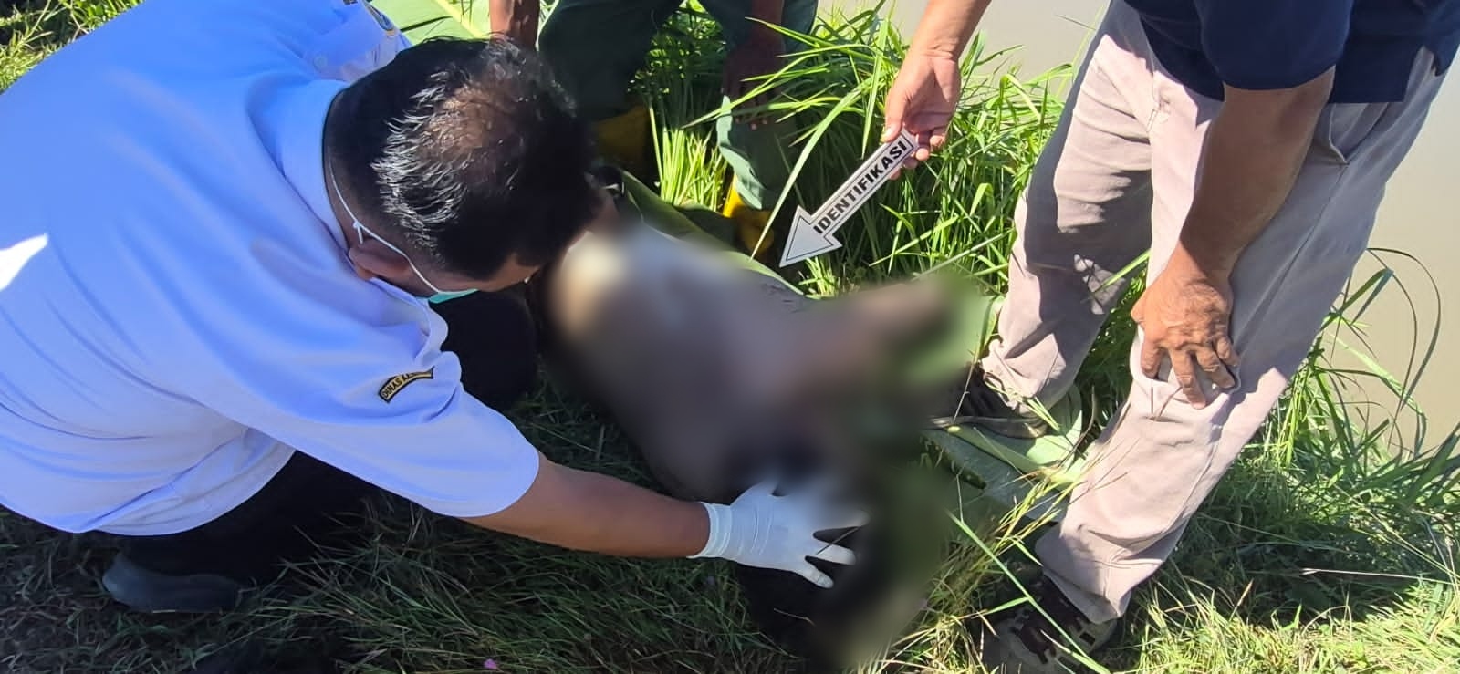 Geger! Penemuan Jenazah Pria Muda Bertato di Brebes di Irigasi