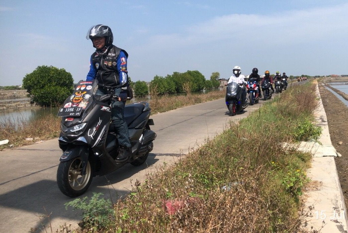 Konsumen Setia Yamaha Terpukau Jalur Touring Yamaha Day ke Pantai Bondo Jepara