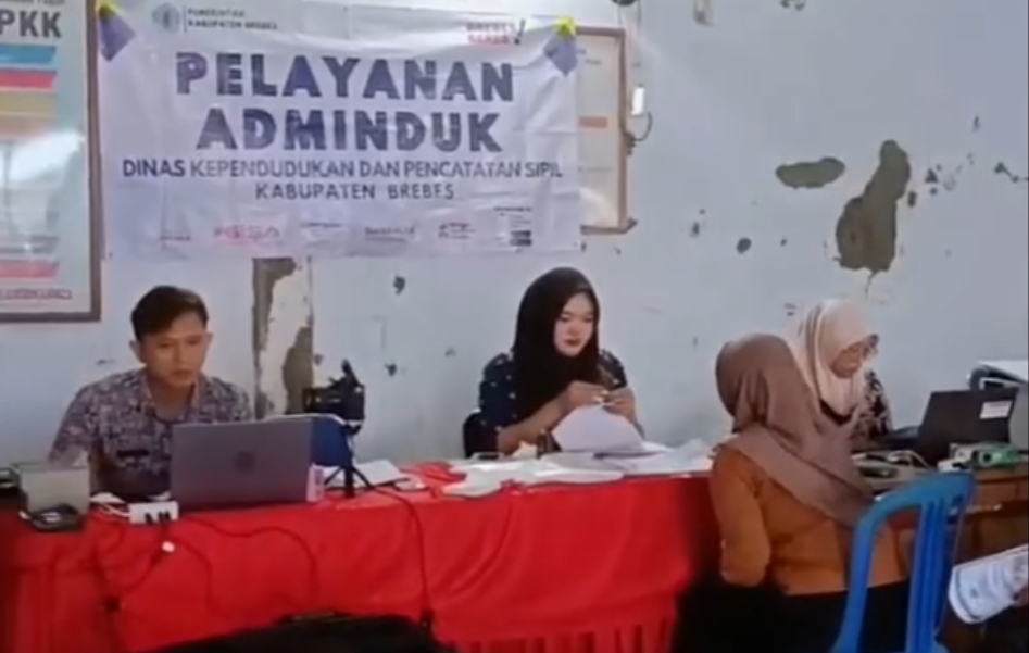Lewat Program My Darling, Pemkab Brebes Hadirkan Layanan Adminduk Keliling Desa 