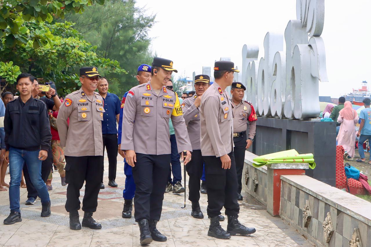 Hari Terakhir Libur Nataru, Pengamanan Obyek Wisata Pantai di Tegal Diperketat