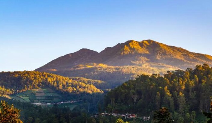 Kupas Tuntas Mitos Gunung Lawu, Pendaki Bisa Tersesat dan Alami Nasib Buruk? 