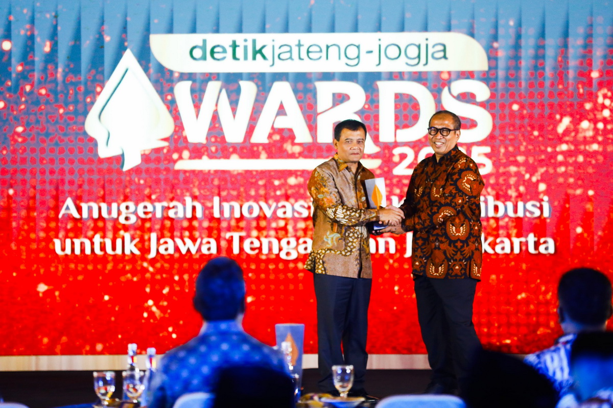 Gubernur Jateng Raih Penghargaan Tokoh Pemimpin Kolaboratif 2025