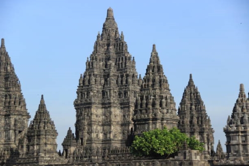 Hati - hati Hubungan Bisa Kandas Jika Bawa Pasangan ke Candi Prambanan, Apa Benar?