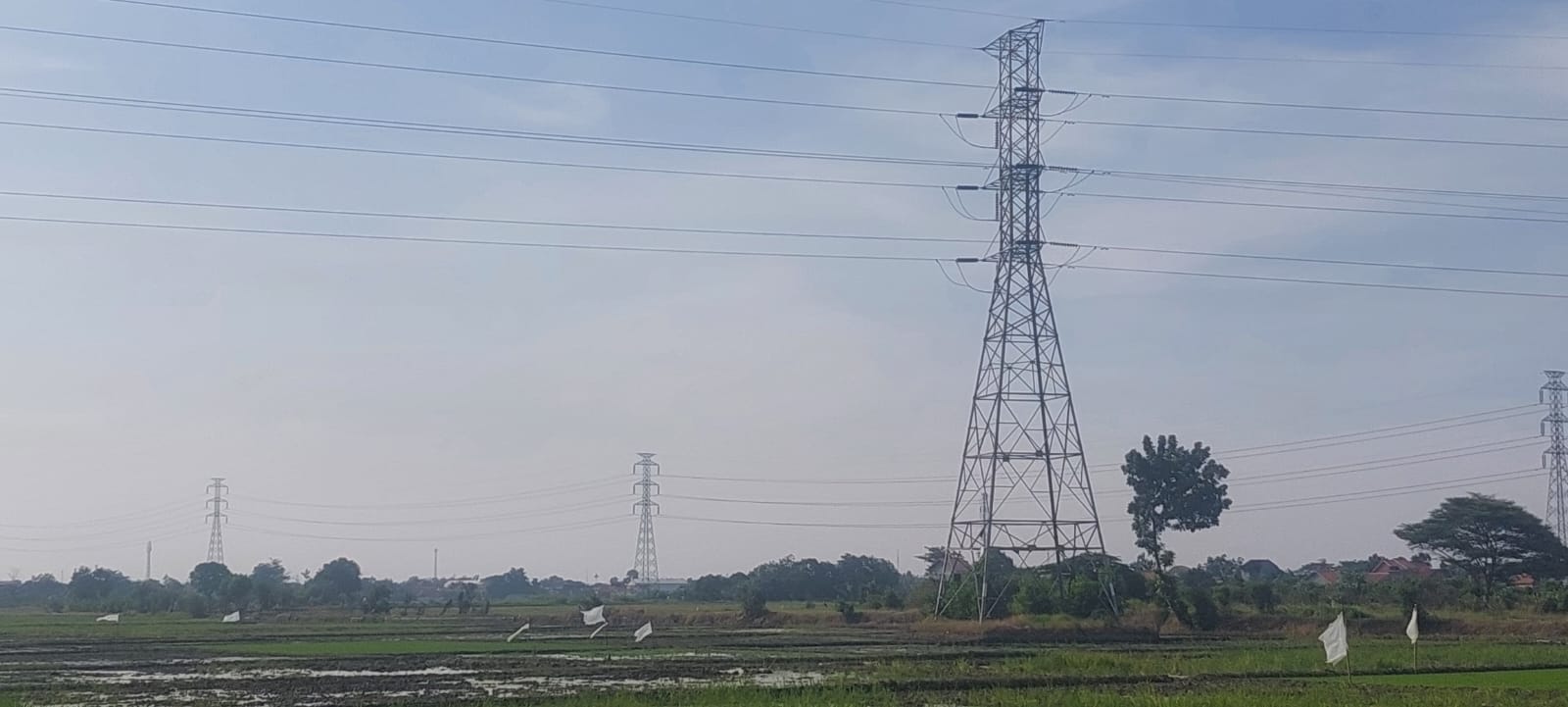 30 Batang Besi Tower Sutet di Karangmalang Tegal Hilang