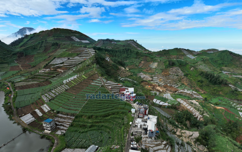 Keindahan Golden Sunrise Bukit Sikunir, Pesona Dataran Tinggi Dieng