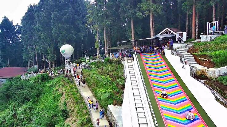 Tempat Wisata Unik di Batang yang Viewnya Langsung Mengarah ke Gunung Prau