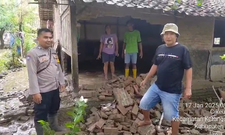 Banjir Landa 4 Desa di Ketanggungan Brebes, 4 Rumah di Cikeusal Lor Rusak