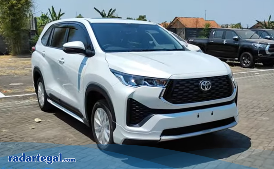Benarkah Toyota Innova 2025 Hybrid Diam-diam Lebih Irit dari Mobil Listrik?