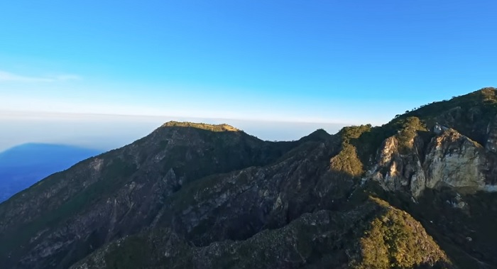 8 Mitos dan Pantangan Mendaki Gunung Lawu yang Tidak Boleh Disepelekan