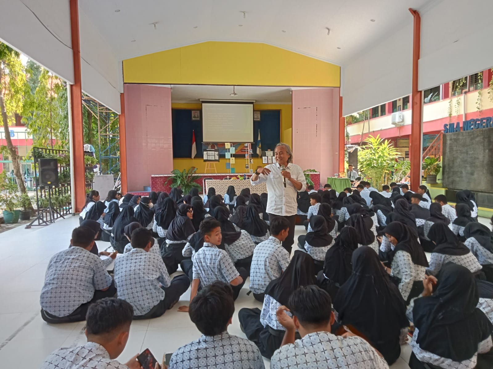 Tingkat Literasi di Kabupaten Tegal Rendah, Siswa Menulis Hanya untuk Memenuhi Tugas Bahasa Indonesia 