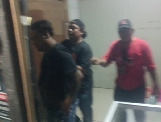 Gerebek Pengedar Obat Keras di Pemalang, 2 Terduga Pelaku Diserahkan Ormas ke Polisi