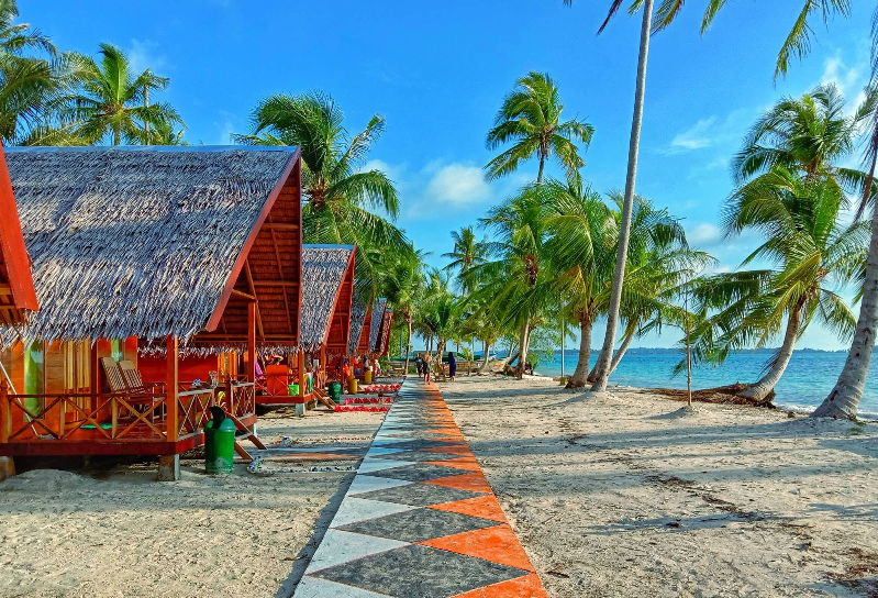 7 Spot Foto Pantai Terbaik di Jepara 2025, Postingan Instagram Auto Banyak Like