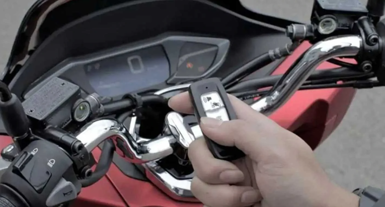 Cara Pakai Fitur Smart Key Honda PCX 160, Parkir Jadi Tambah Yakin