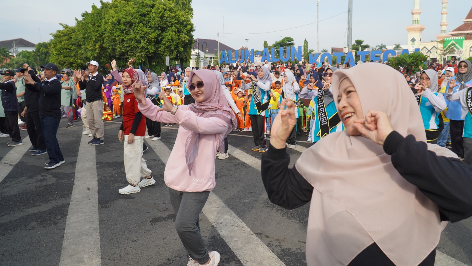 6.000 Siswa PAUD, TK dan SD Ikut Senam Tujuh Kebiasaan Anak Indonesia Hebat di Alun-alun Tegal