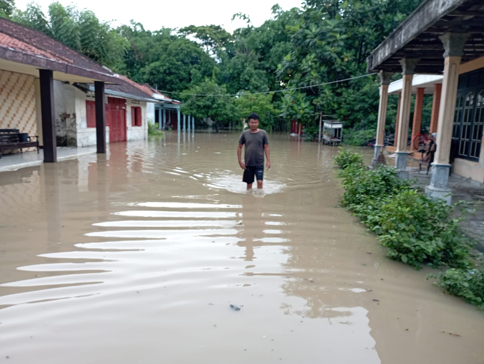 Banjir Merendam Pemukiman Warga di Brebes, 3 KK Bahkan Sempat Mengungsi