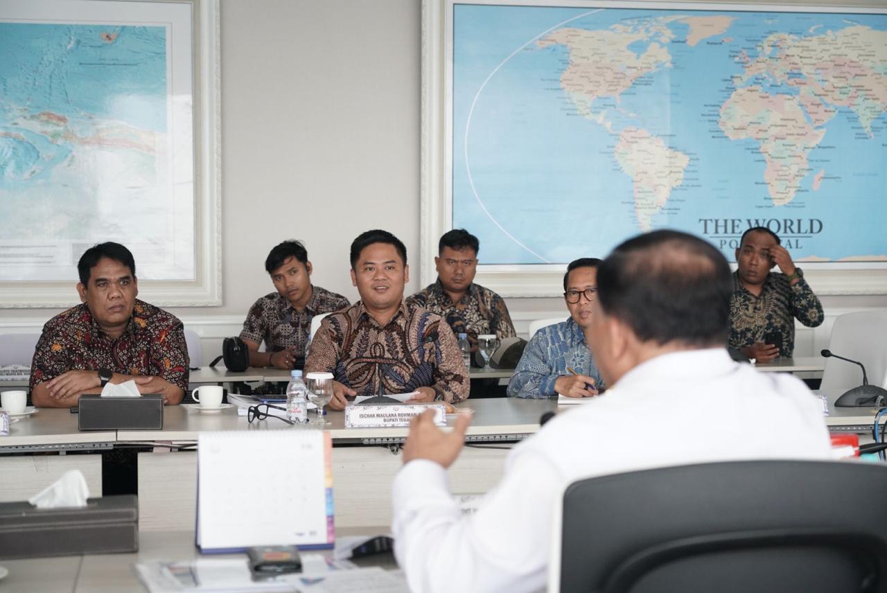 Percepat Ekonomi Pesisir Kabupaten Tegal, Bupati Usul Kampung Nelayan ke KKP