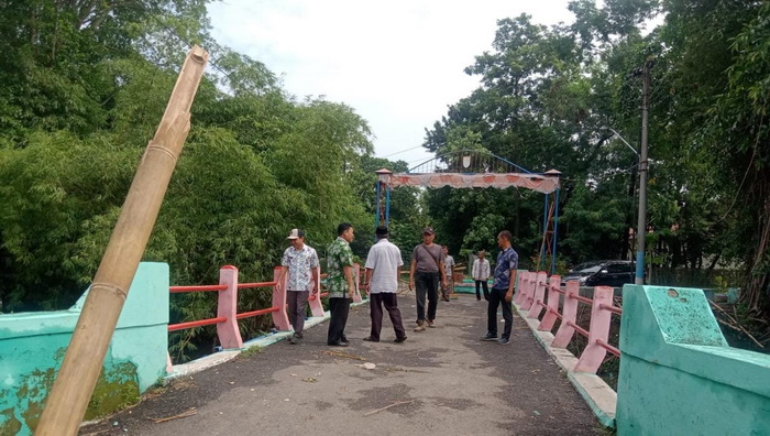 Banjir Bandang, Jembatan Pagerbarang Tegal Ambrol, Pemkab Siapkan Rp400 Juta untuk Penanganan