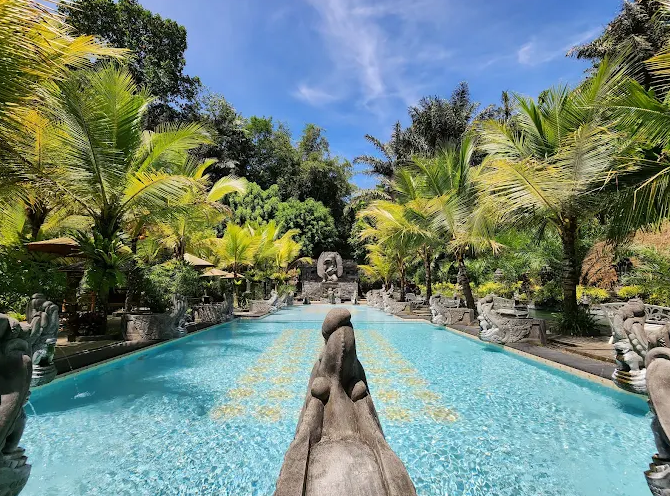 10 Tempat Foto Prewedding Paling Romantis di Malang, dari Lembah Tumpang hingga Pantai Tiga Warna