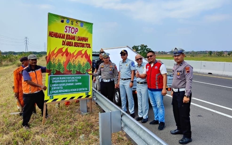 Antisipasi Kebakaran Lahan, Polisi Ingatkan Warga Agar tidak Bakar Jerami di Tepi Tol