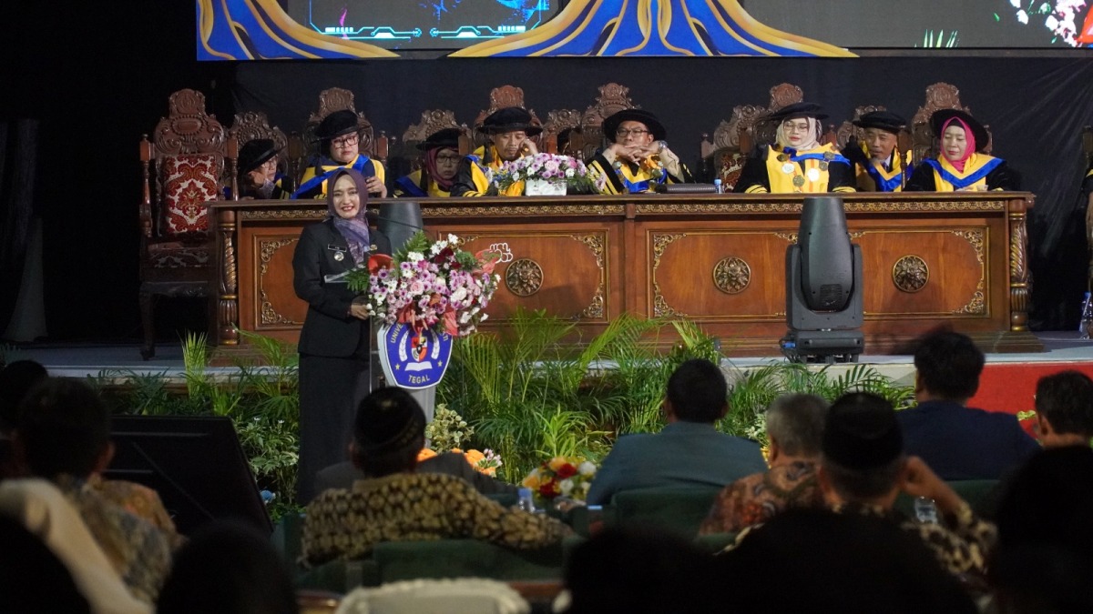 Hadiri Wisuda UPS Tegal, Wakil Wali Kota Tegal: Menuntut Ilmu Adalah Perjalanan Tanpa Henti