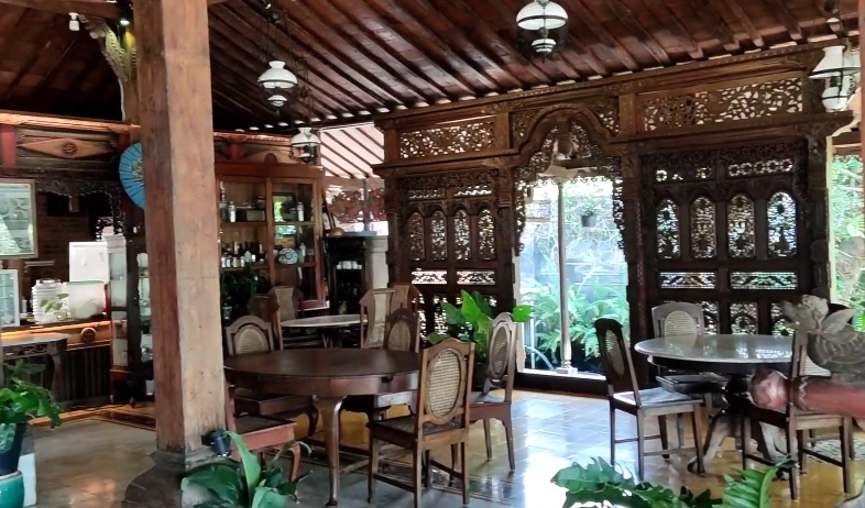 4 Rumah Makan dengan Arsitektur Jawa di Indonesia yang Autentik