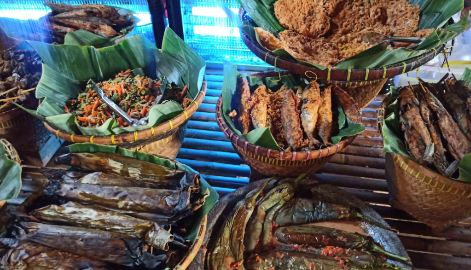 5 Warung Makan Terkenal di Batang yang Selalu Ramai Pengunjung