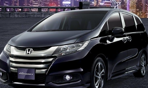 Lebih Mewah dari Toyota Alphard, MPV Premium ini Harganya Terjun Bebas