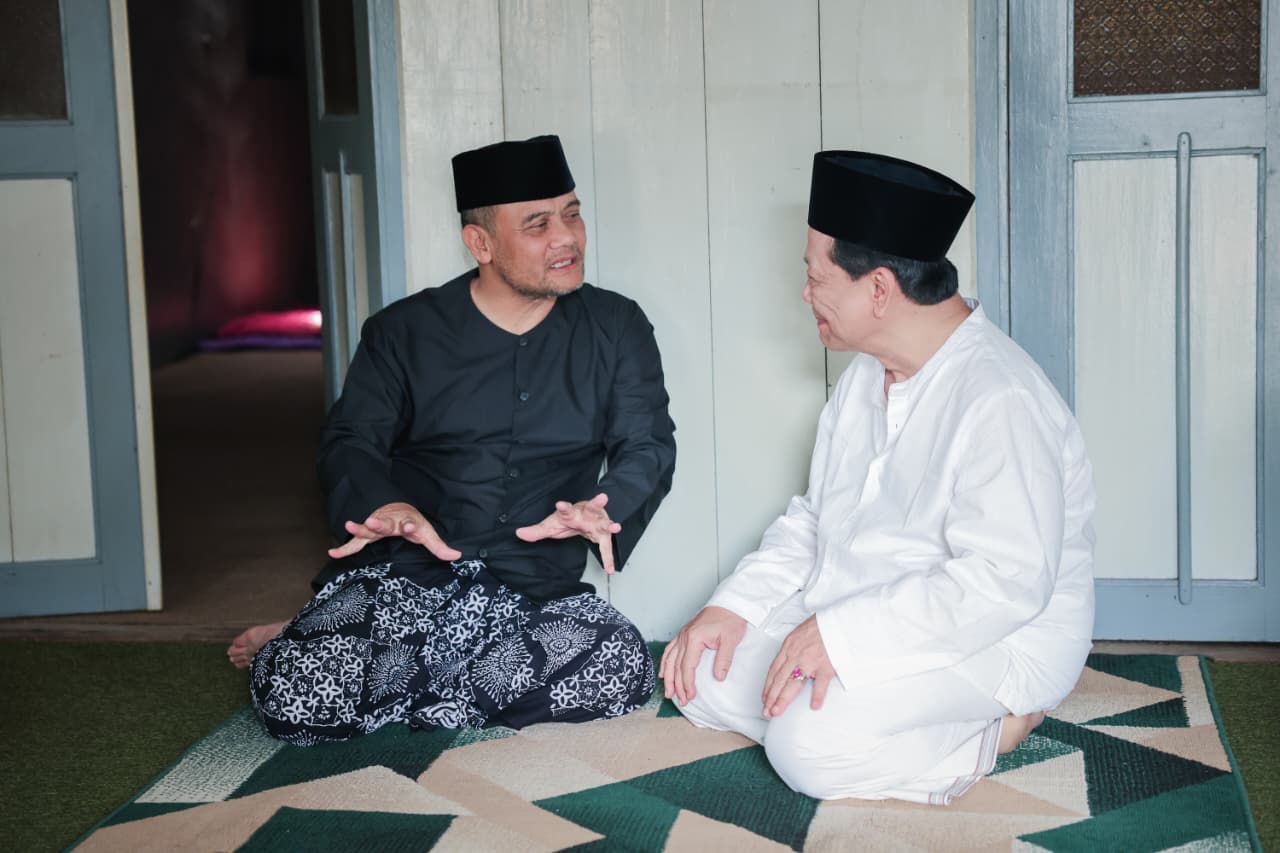 Gubernur Ahmad Luthfi Sowan Mbah Munif: Bahas Kesejahteraan & Jalan Rusak