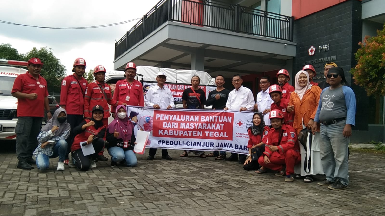 PMI Kabupaten Tegal Salurkan Logistik dan Berangkatkan 7 Relawan untuk Korban Gempa Cianjur