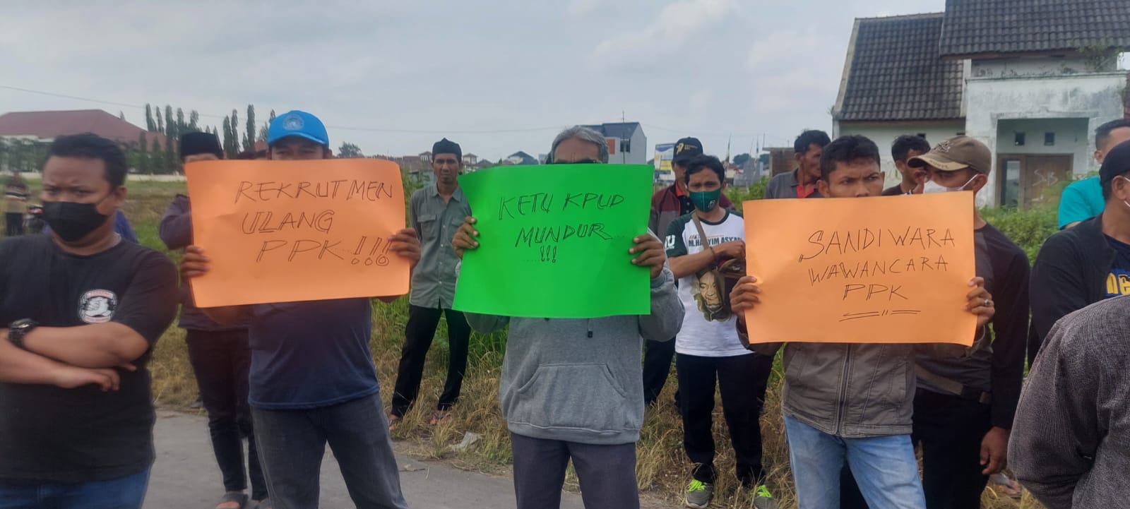 Puluhan Massa Demo KPU Kabupaten Tegal, Protes Hasil Seleksi PPK