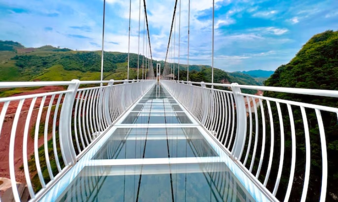 4 Wisata yang Ada Jembatan Kaca di Jawa Tengah Instagramable