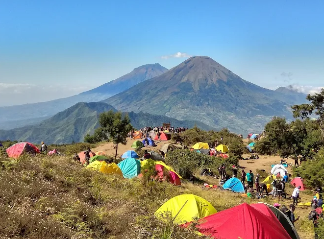 Menikmati Udara Sejuk dan Panorama Alam, 10 Lokasi Camping Paling Hits di Pegunungan Jawa Tengah